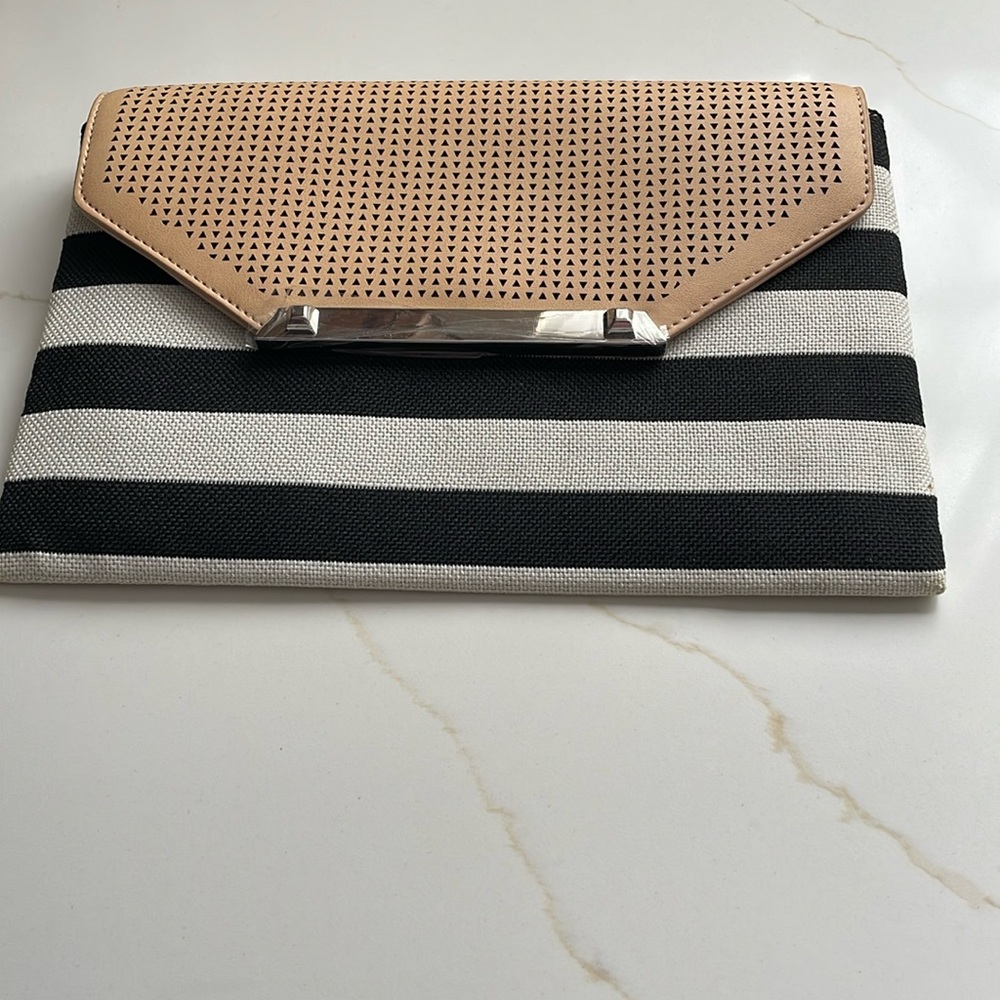 NWOT Stella & Dot canvas clutch- Never used